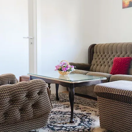 Apartment Taz Pestani